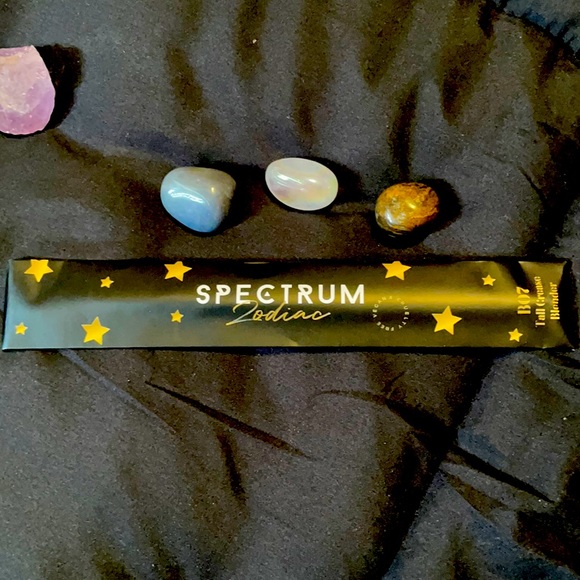 LaSPLASH MAGIC EYESHADOW PALETTE w/ Brush - Picture 7 of 8